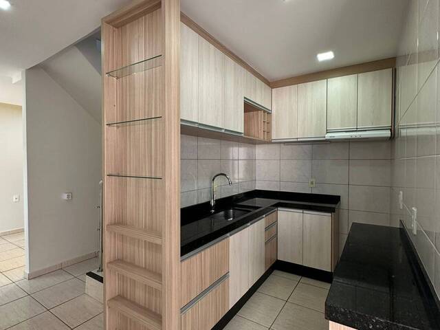 #101 - Sobrado para Venda em Cascavel - PR - 2