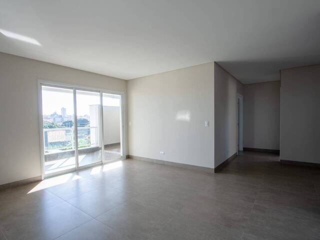 #129 - Apartamento para Venda em Cascavel - PR - 1