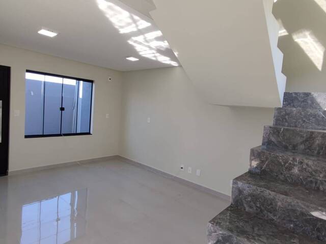 Sobrado para Venda em Cascavel - 4