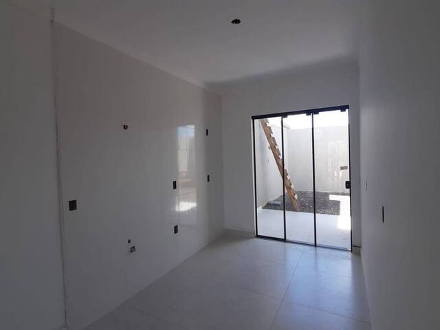 #216 - Casa para Venda em Cascavel - PR