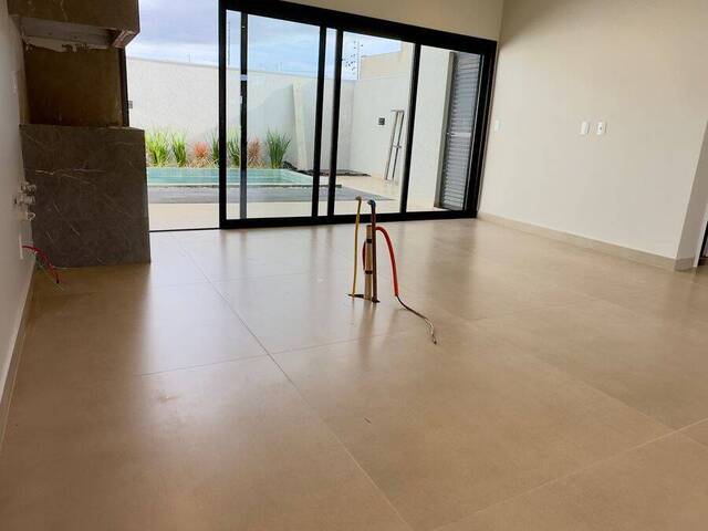 Sobrado para Venda em Cascavel - 5