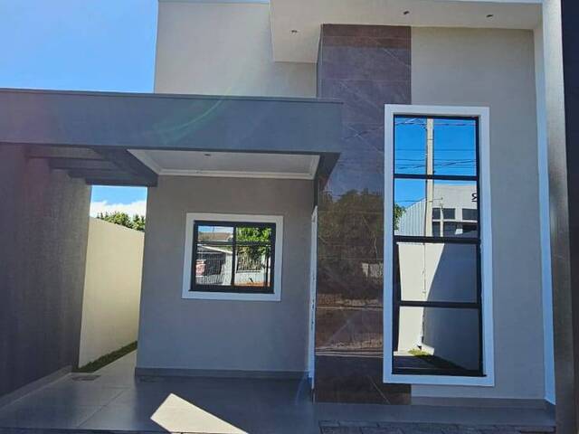 #153 - Casa para Venda em Cascavel - PR - 2