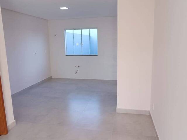 Sobrado para Venda em Cascavel - 4