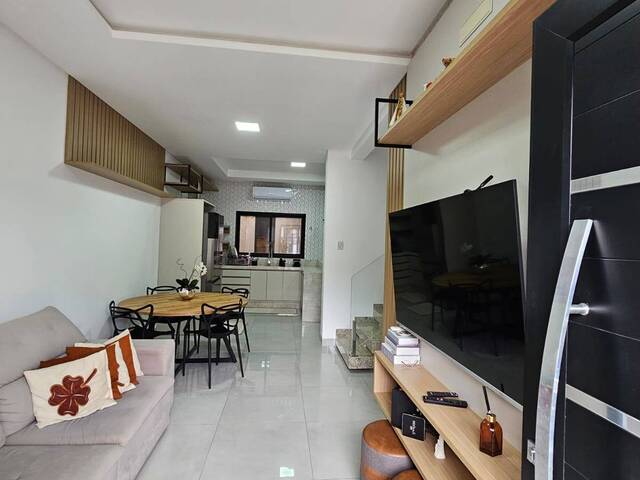 #319 - Sobrado para Venda em Cascavel - PR - 2