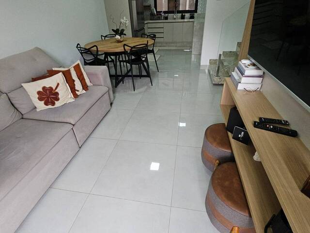 Sobrado para Venda em Cascavel - 5