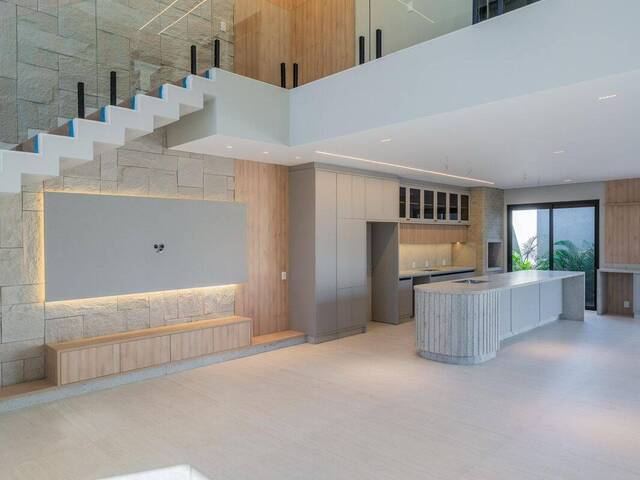 Sobrado para Venda em Cascavel - 4