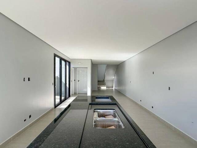 #327 - Sobrado para Venda em Cascavel - PR - 3