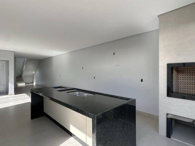 Sobrado para Venda em Cascavel - 4