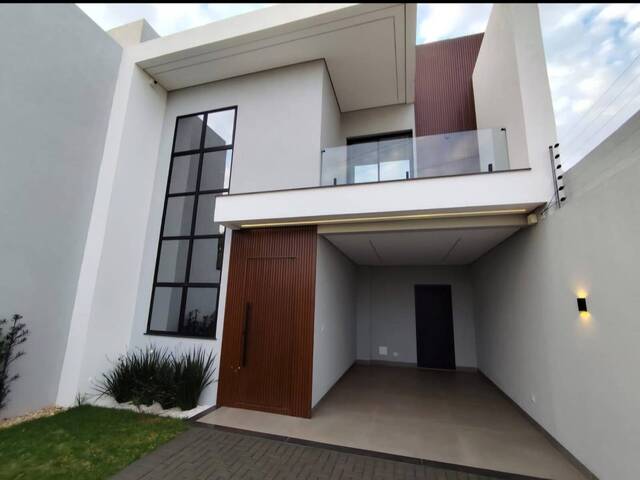 #329 - Sobrado para Venda em Cascavel - PR - 2