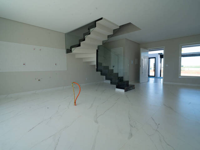 Sobrado para Venda em Cascavel - 4