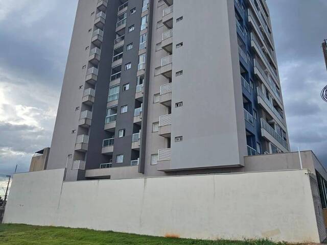 #353 - Apartamento para Venda em Cascavel - PR - 2