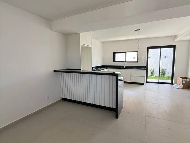 Sobrado para Venda em Cascavel - 4