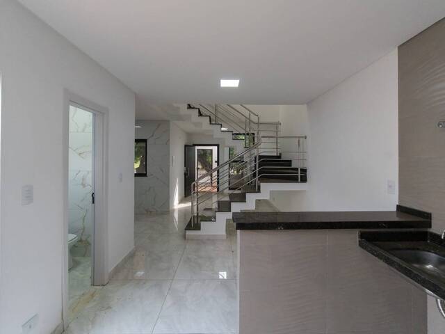 Sobrado para Venda em Cascavel - 5