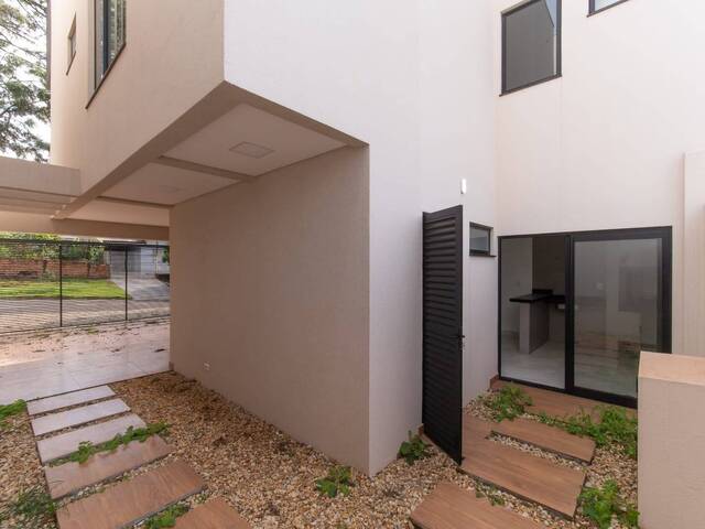 Sobrado para Venda em Cascavel - 3